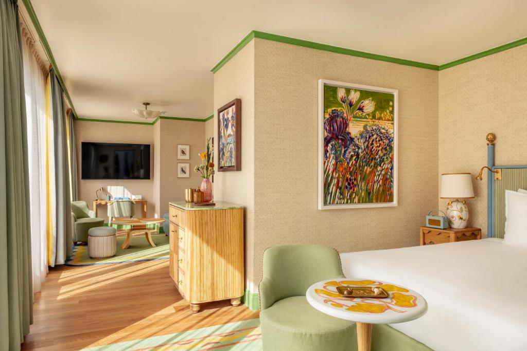Suite with Terrace - Image 3