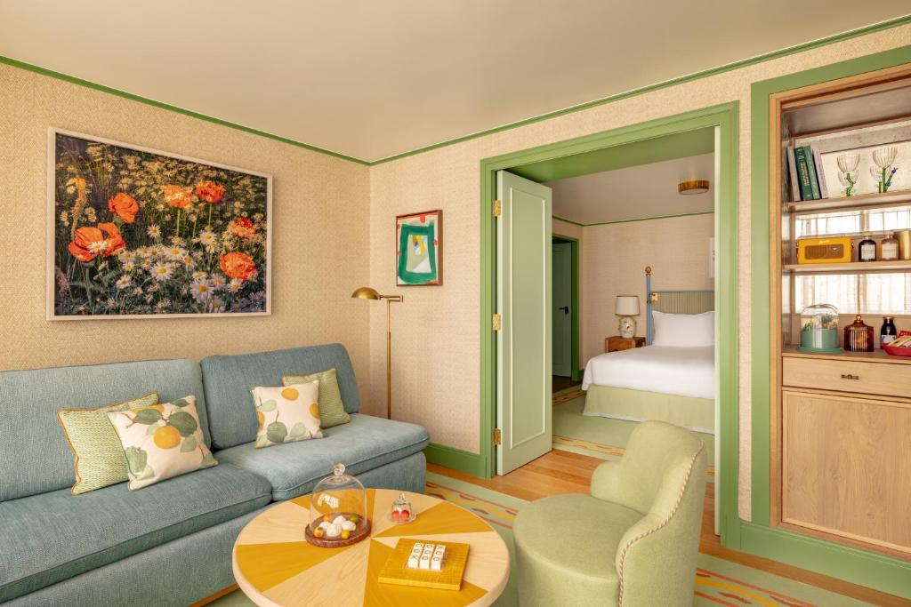 Suite - Image 2