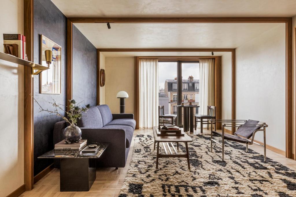Suite with Sacré Cœur view - Image 2