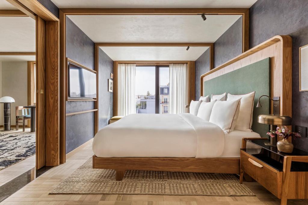 Suite with Sacré Cœur view - Image 4