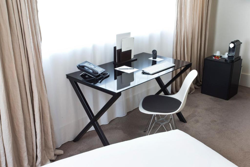 Deluxe Double Room - Image 3