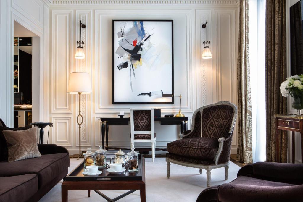 Deluxe Suite - Image 3