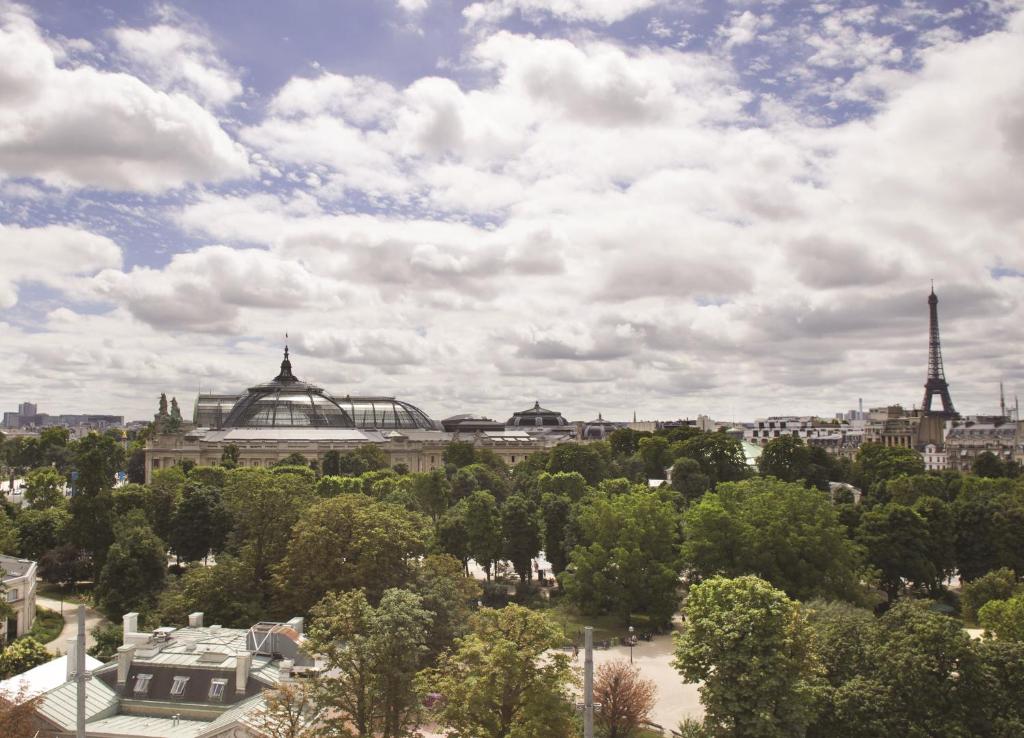 Eiffel Suite - Image 1