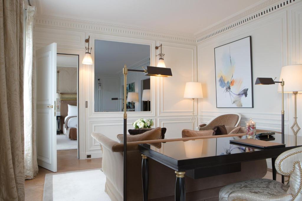 Eiffel Suite - Image 3