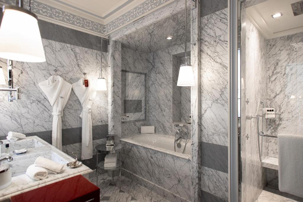 Junior Suite with Terrace - Image 3