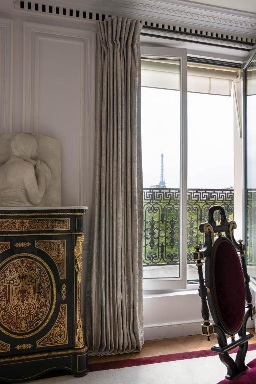 Presidential Suite - Image 11