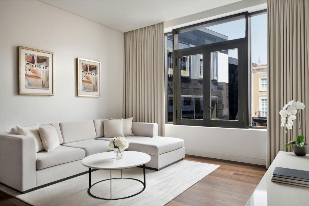 Junior Suite - Image 1