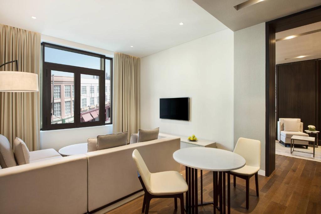 Junior Suite - Image 6