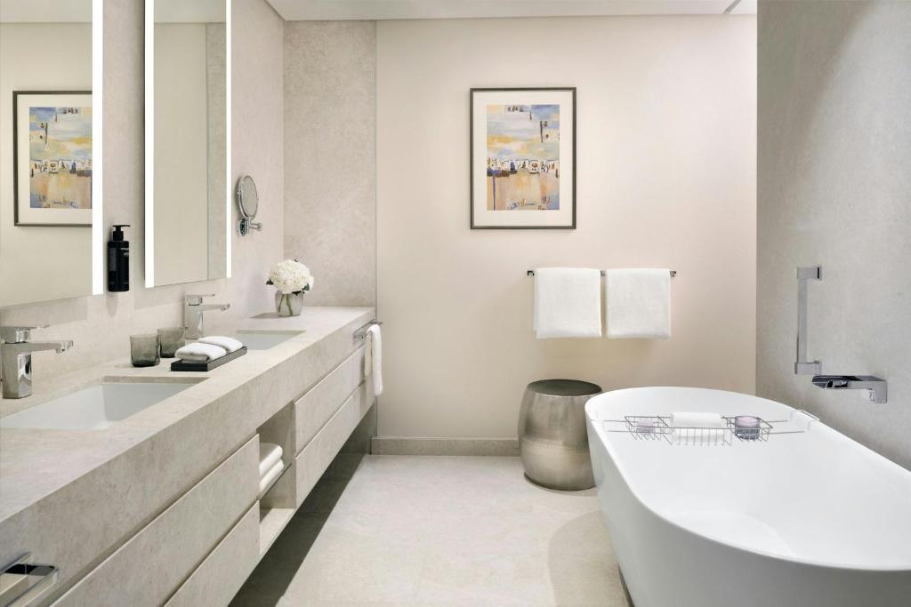 One-Bedroom Residence - Image 7