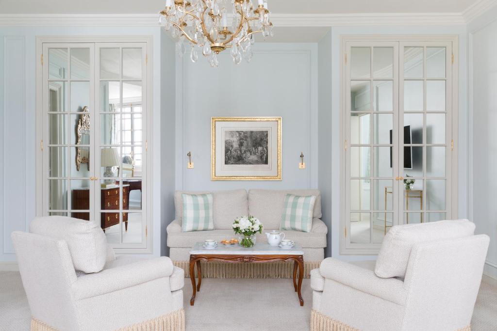 Deluxe Junior Suite - Image 1