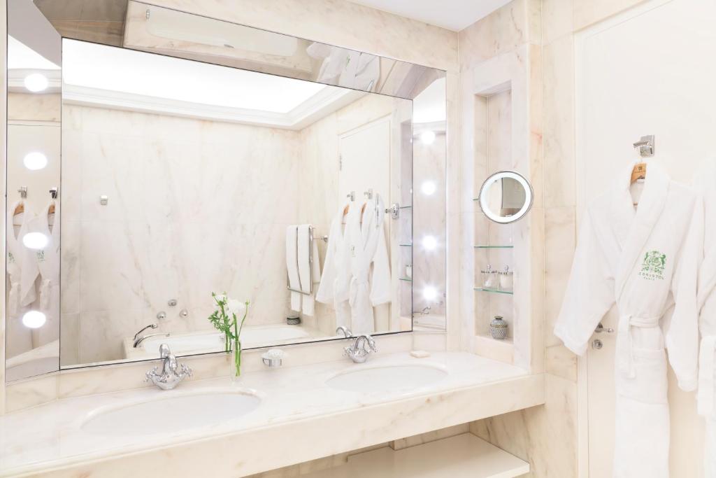 Deluxe Junior Suite - Image 4