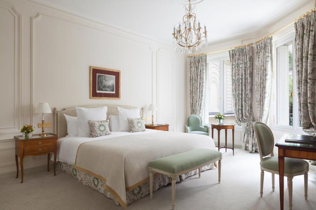 Deluxe Room - Image 1