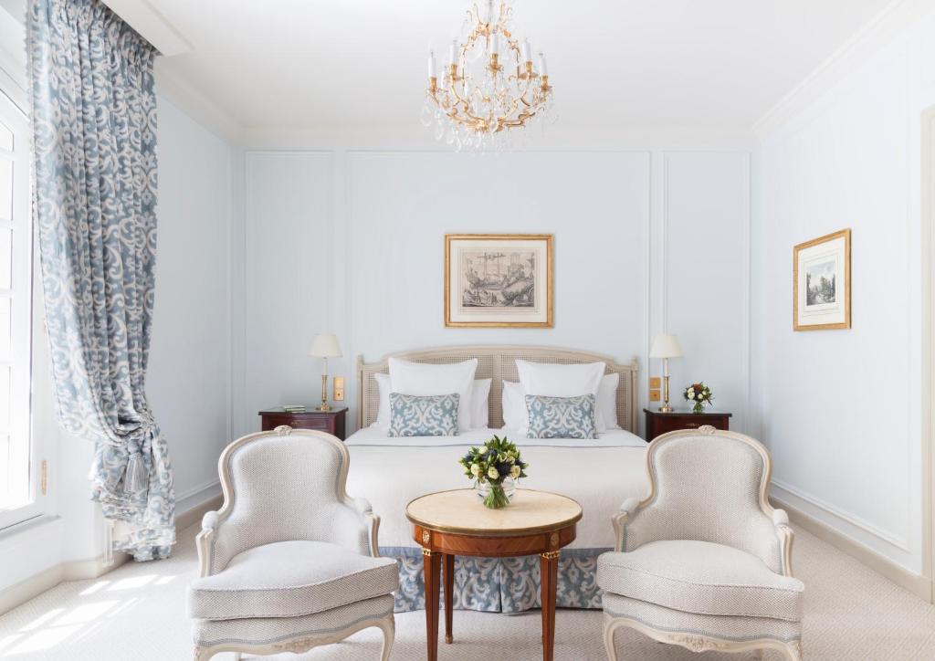 Deluxe Room - Image 2