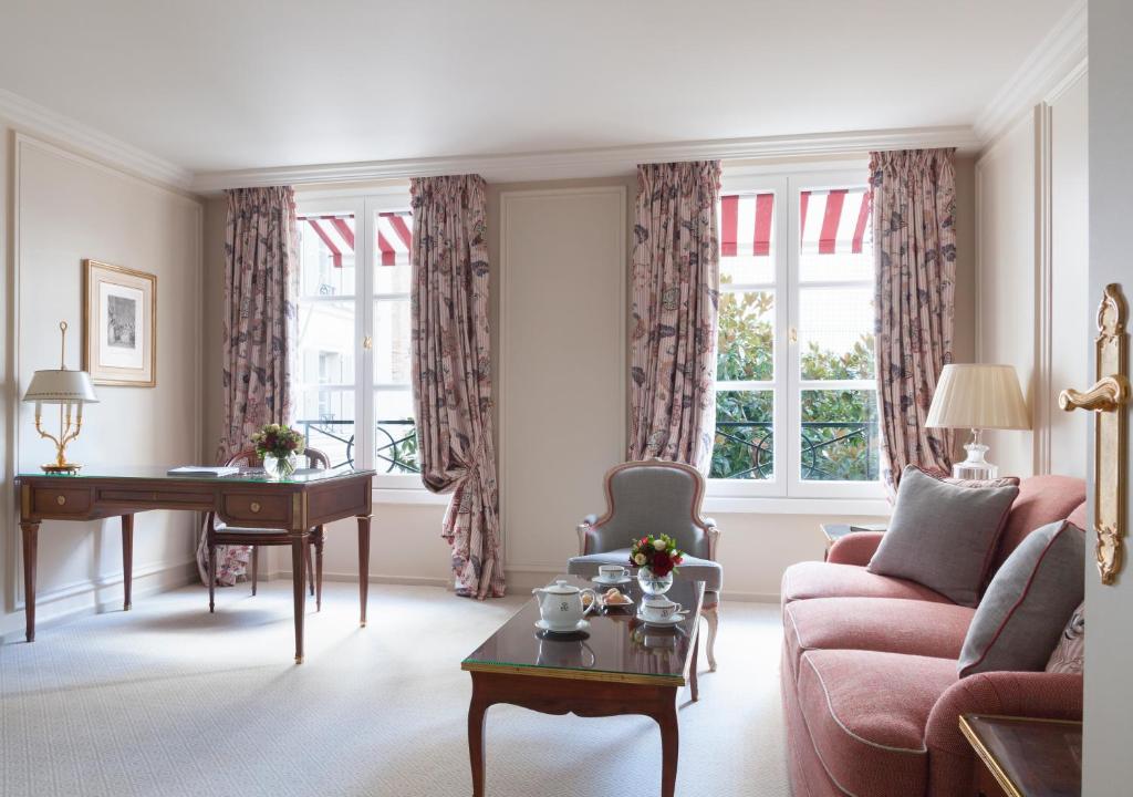 Deluxe Suite with garden view - Image 3