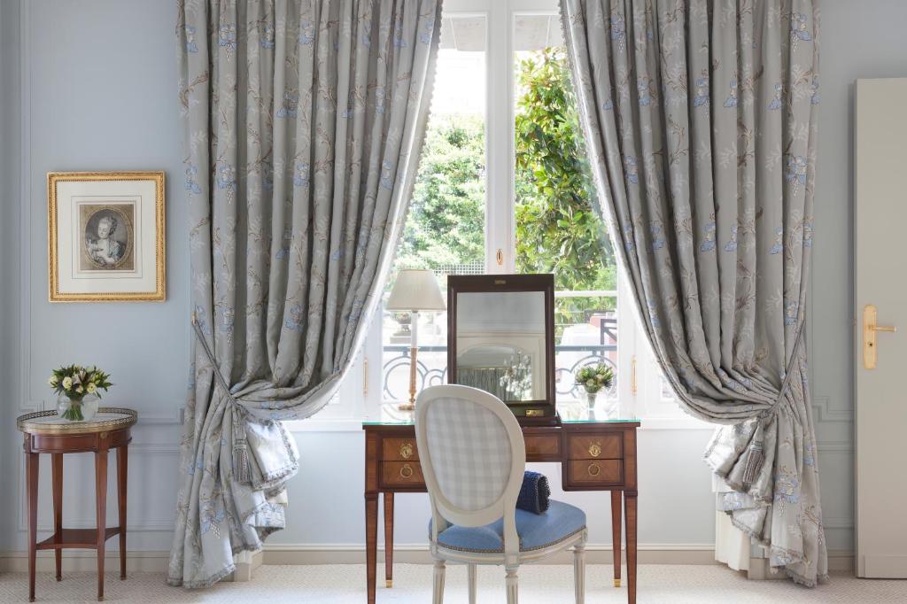 Deluxe Suite - Image 3