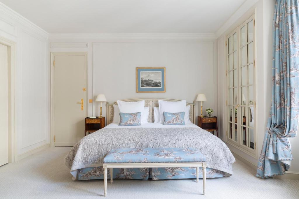 Executive Room - Image 1