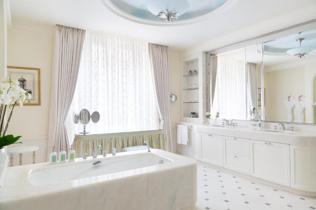 Imperial Suite - Image 5