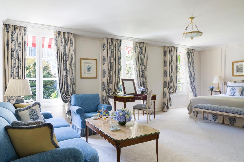 Junior Suite with Garden View - Image 1