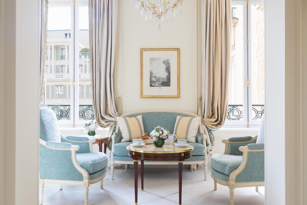 Junior Suite with Garden View - Image 6