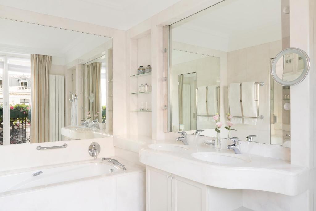 Junior Suite - Image 1
