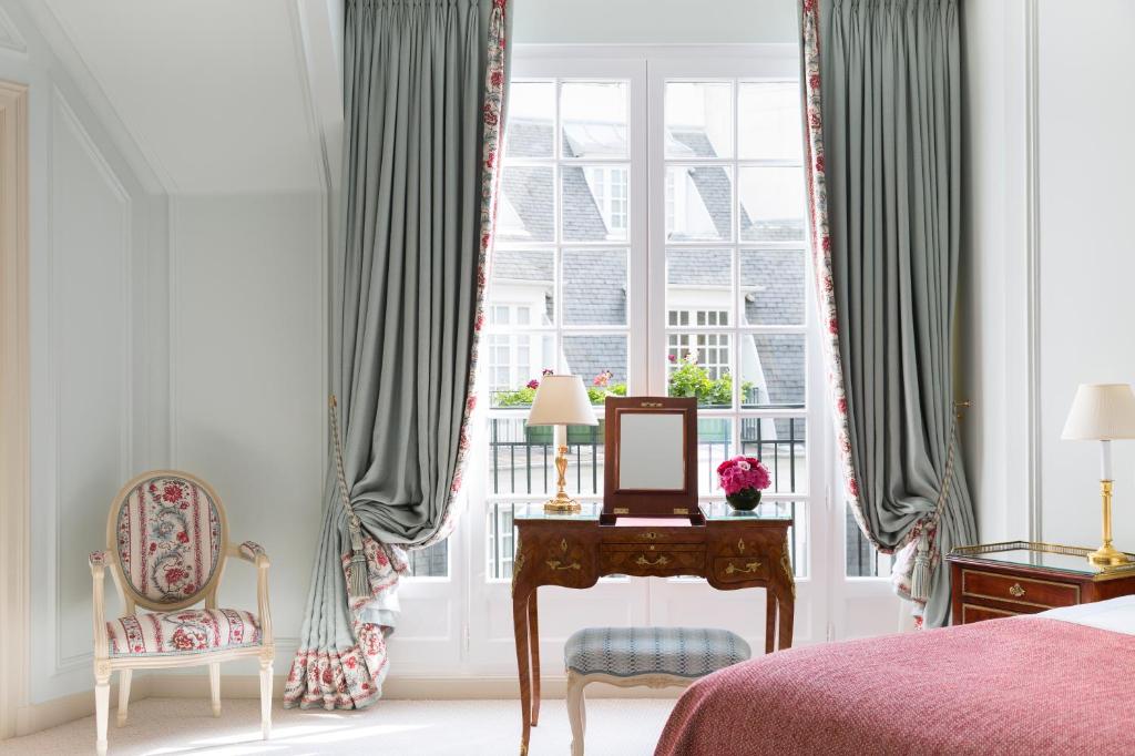 Terrace Deluxe Suite - Image 3