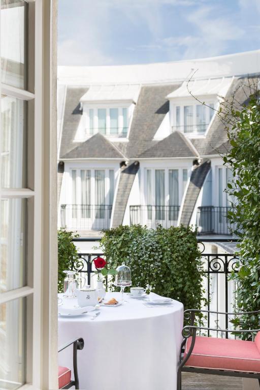 Terrace Deluxe Suite - Image 5
