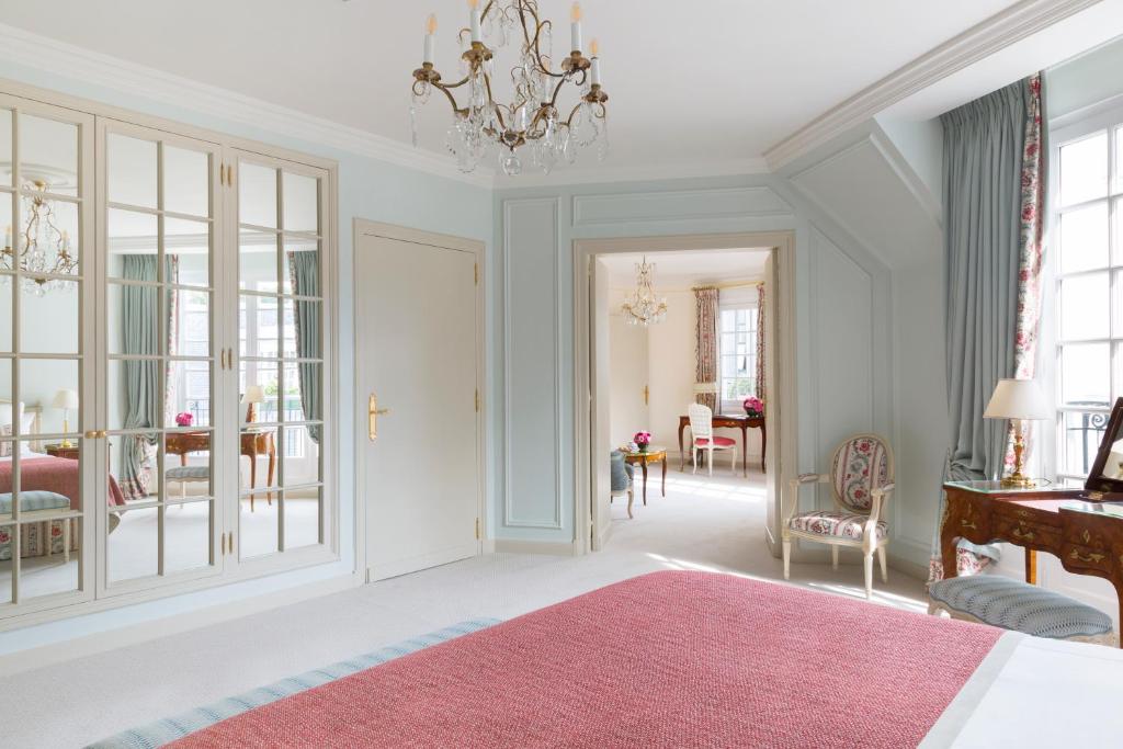 Terrace Deluxe Suite - Image 6