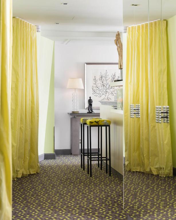 Royal Suite - Image 2