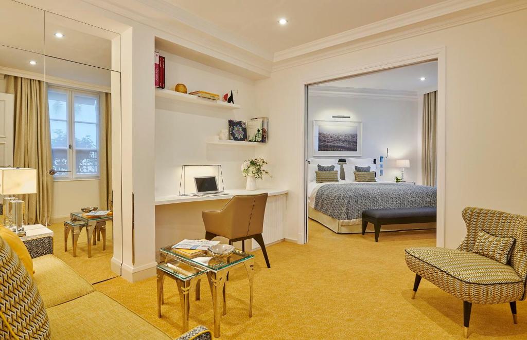 Suite with Terrace - Image 7