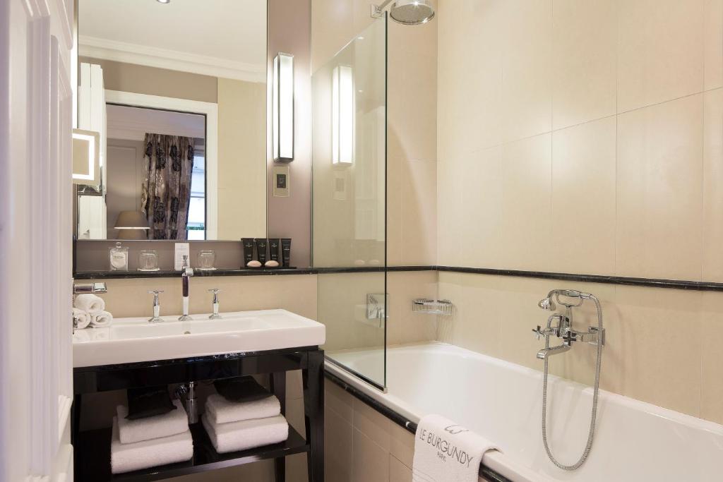 Superior Suite - Image 9