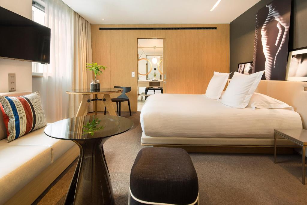 Deluxe Room - Image 2