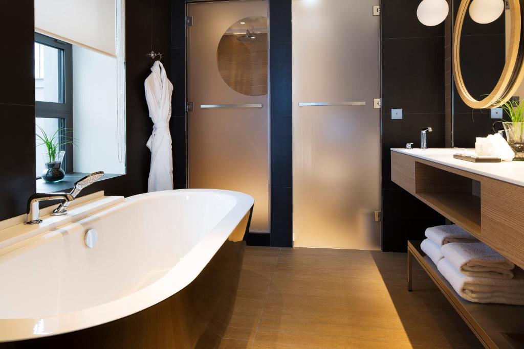 Junior Suite - Deluxe Communicantes - Image 1