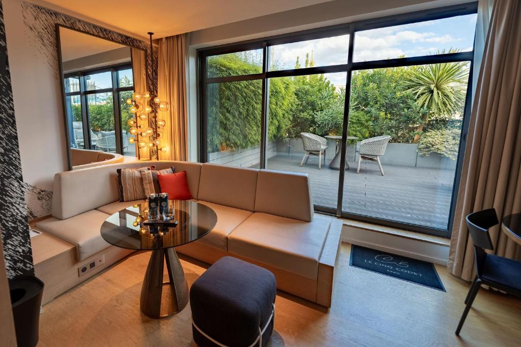 Suite with Hot Tub - "Codet" - Image 6
