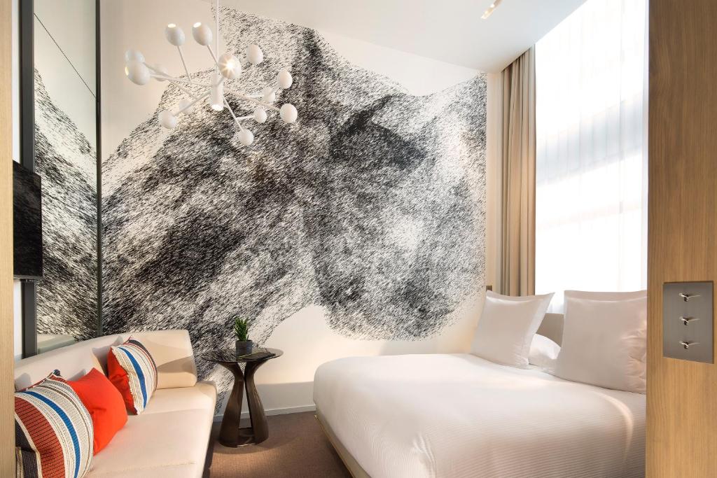 Superior Double Room - Image 3