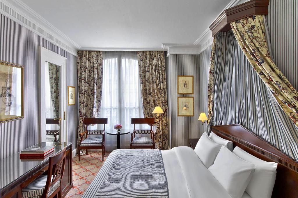 Deluxe Queen Room - Image 8