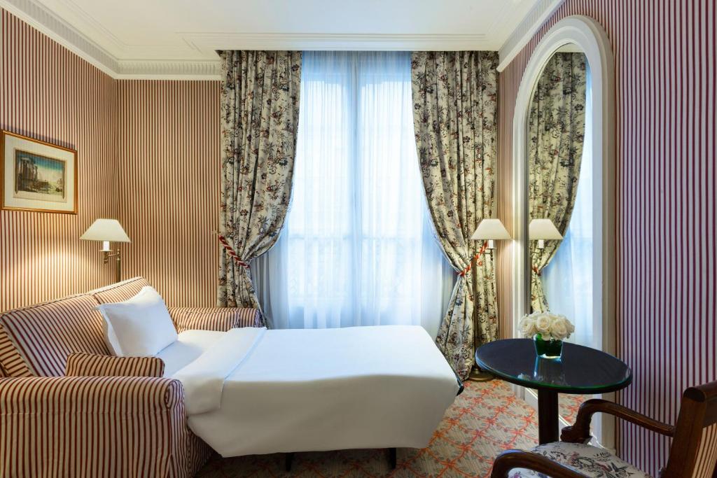 Prestige Junior King Suite with Sofa Bed - Image 1