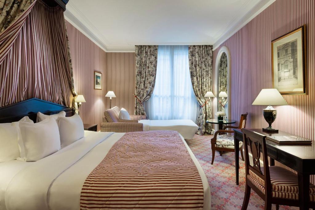 Prestige Junior King Suite with Sofa Bed - Image 2