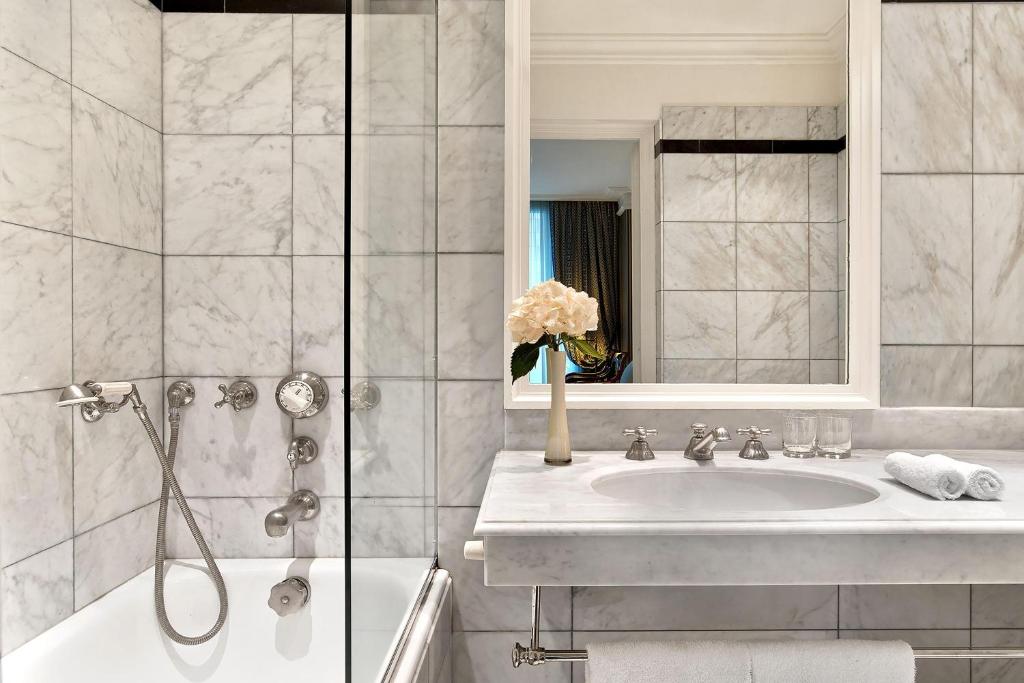 Prestige Queen Room - Image 3