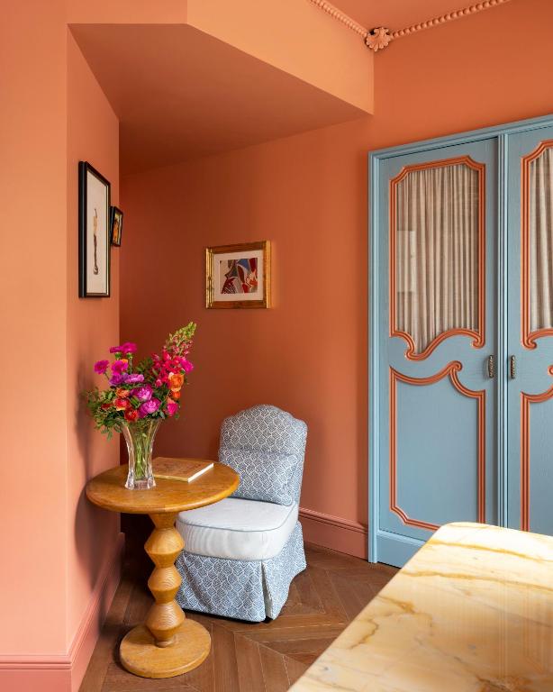 Deluxe Room - Image 3