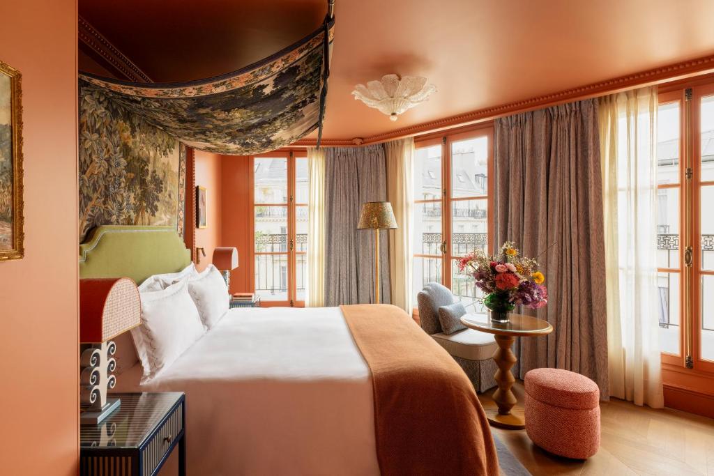 Deluxe Room - Image 5