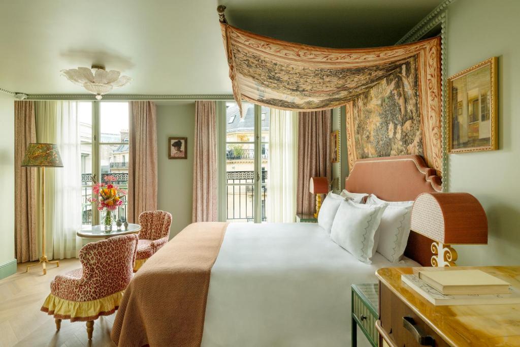 Deluxe Room - Image 6