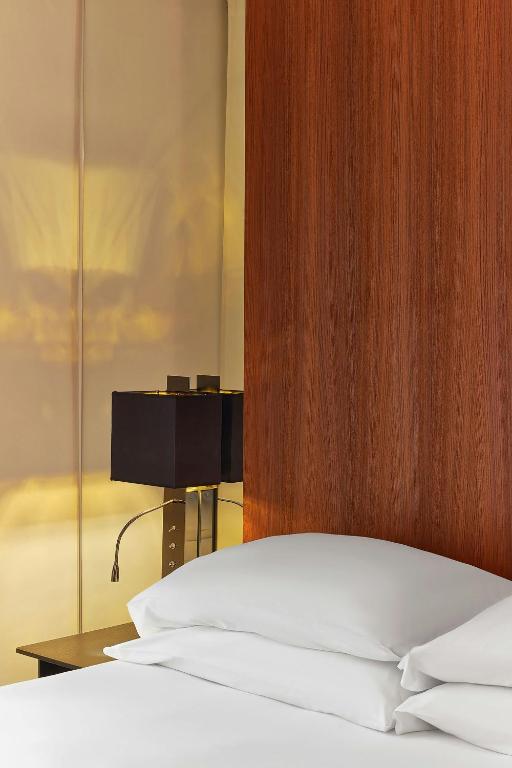 Deluxe, Guest room, 1 Queen - Image 4