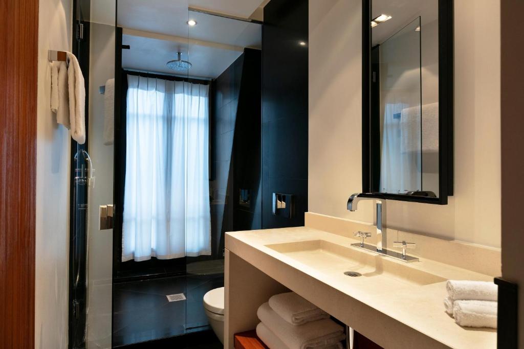 Superior, Guest room, 1 Queen - Image 5