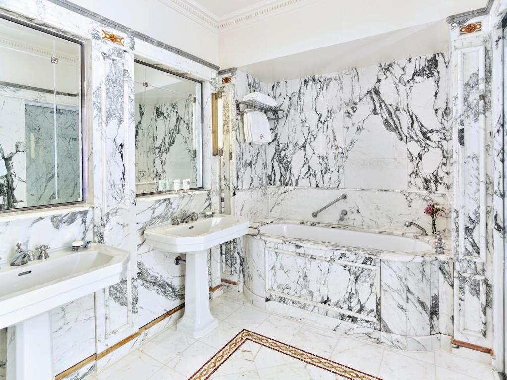 Deluxe Junior Suite - Image 1