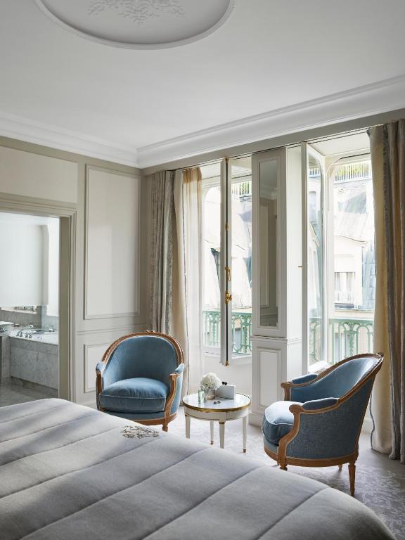 Deluxe Suite - Image 2