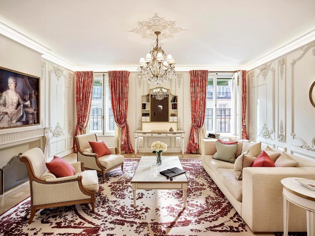 Suite with City View - Image 2