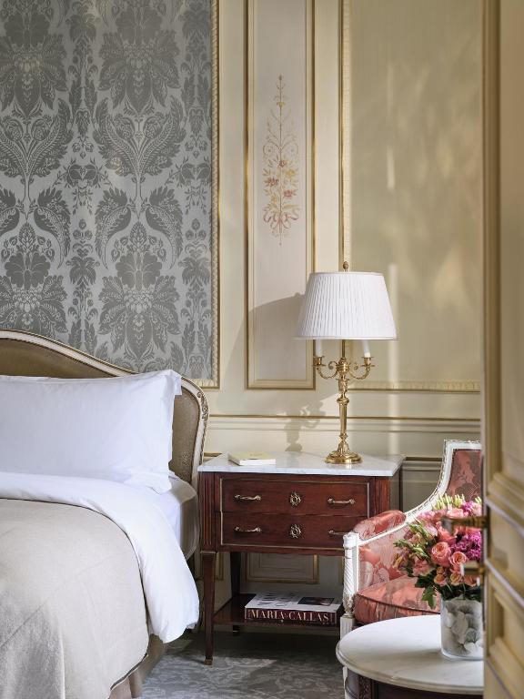 Suite with Garden View - Image 5