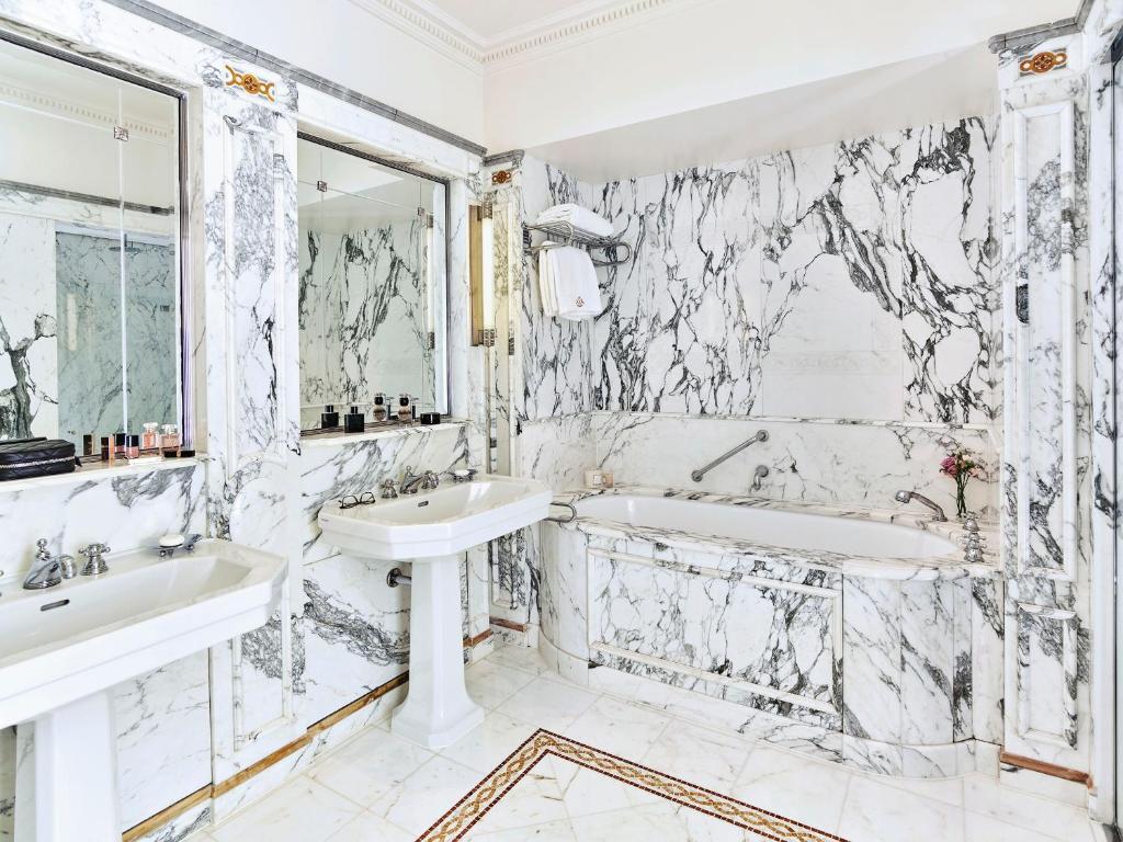 Superior Junior Suite - Image 4