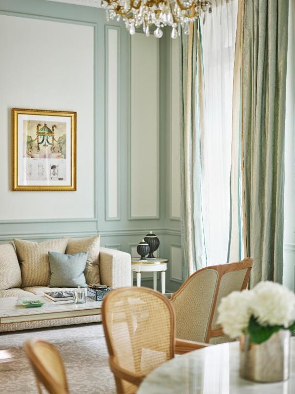 Superior Suite - Image 2