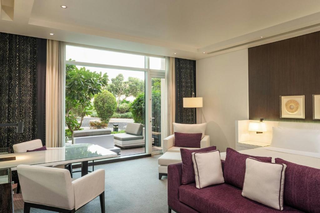 Le Royal Club Room, Larger Room, with Executive Lounge Access - Image 14